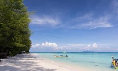 Full-Day Island-Hopping Tour of Phi Phi and Bamboo Islands - Phi Phi Islands