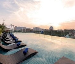Oakwood Hotel Journeyhub Phuket in Patong Oakwood Hotel Journeyhub Phuket in Patong