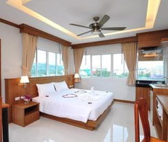 Green Harbor Hotel & Service Apartment in Patong